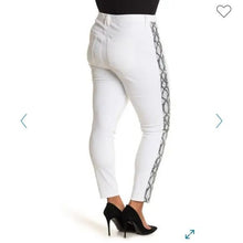 Load image into Gallery viewer, Good American White Snake Tux Good Leg Jeans 24 plus
